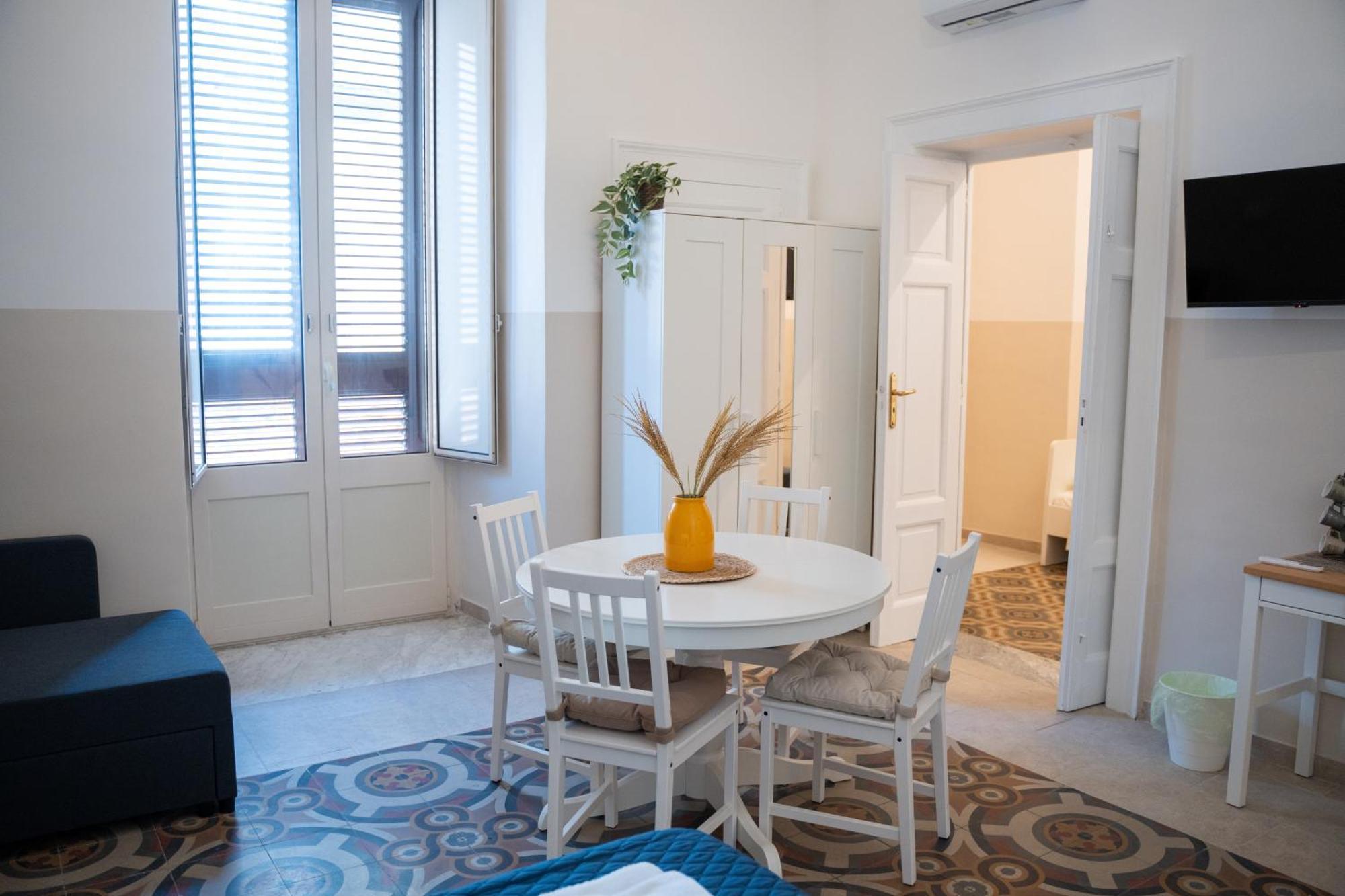 Bed and Breakfast Principe Amedeo 93 Барі Екстер'єр фото