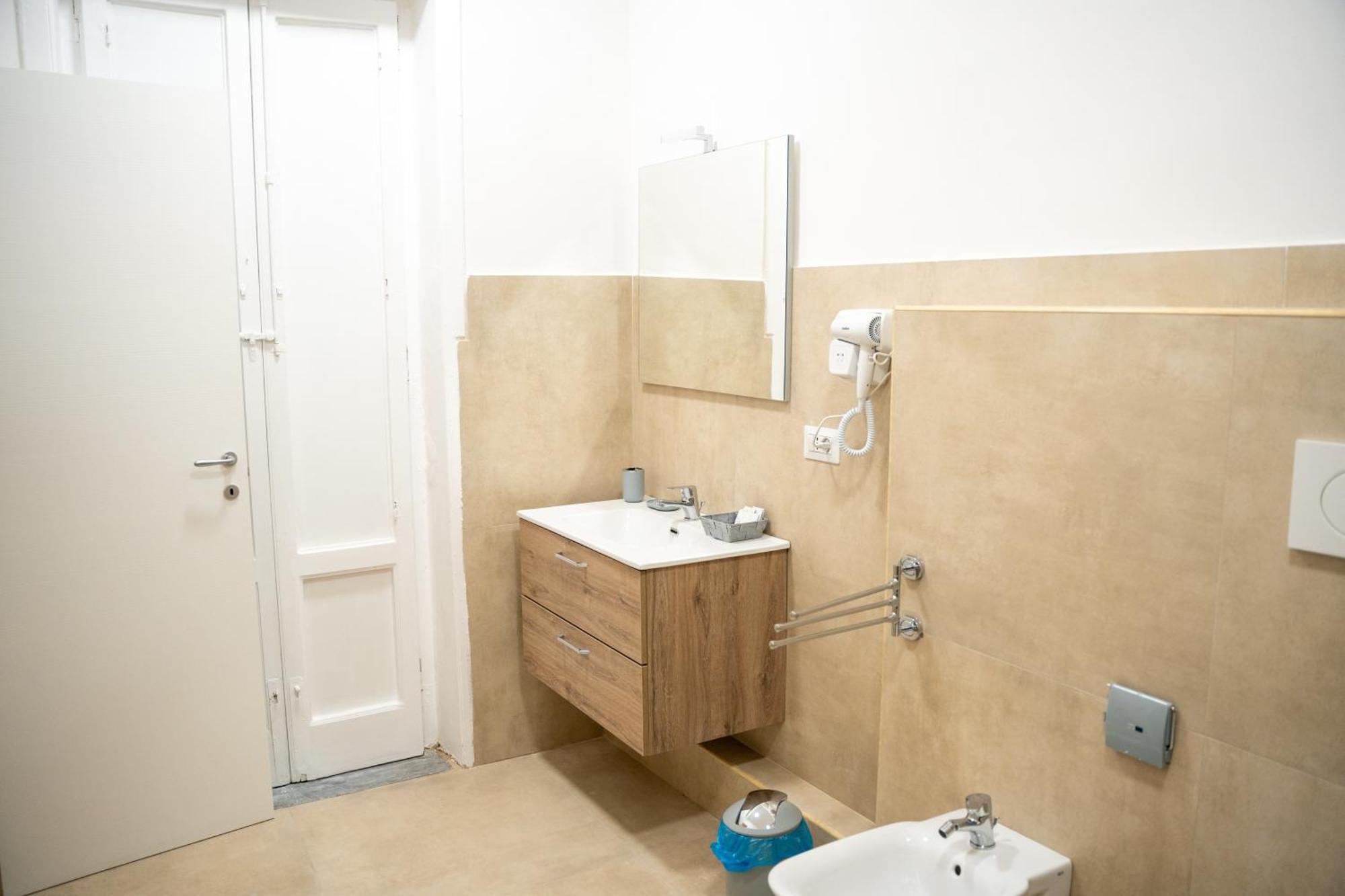 Bed and Breakfast Principe Amedeo 93 Барі Екстер'єр фото