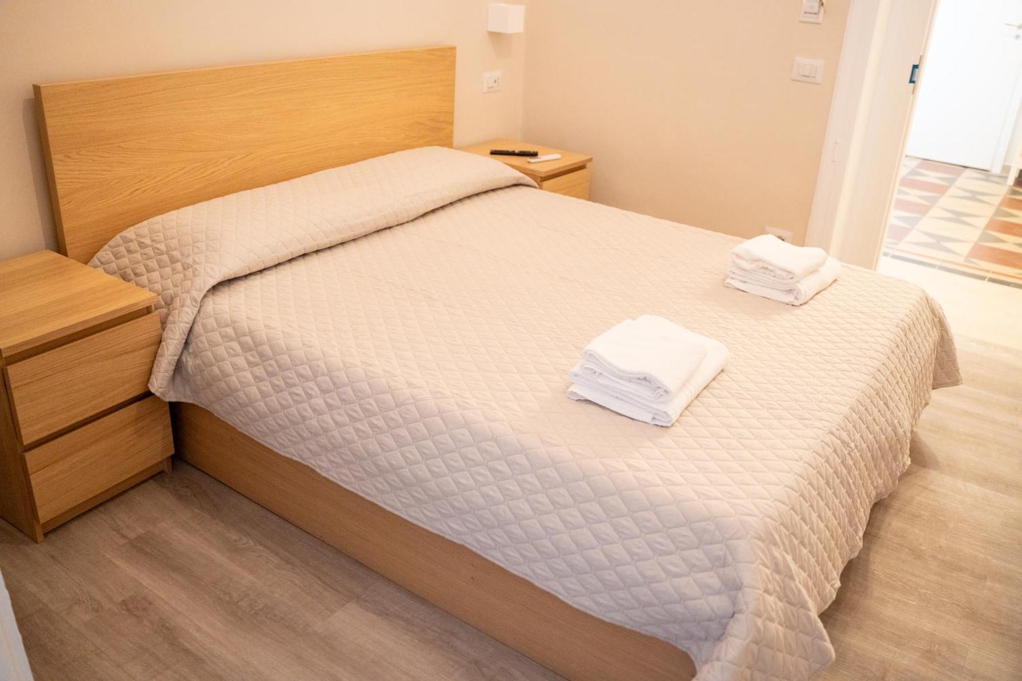 Bed and Breakfast Principe Amedeo 93 Барі Екстер'єр фото
